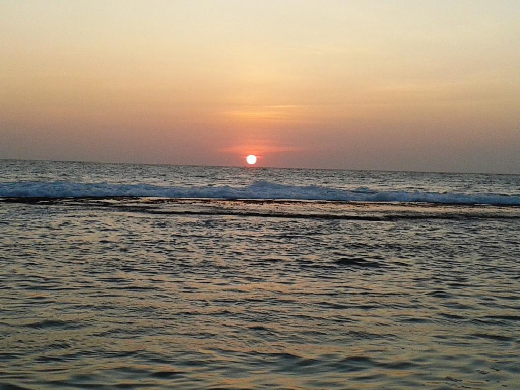 Akurala Beach Park ヒッカドゥワ エクステリア 写真