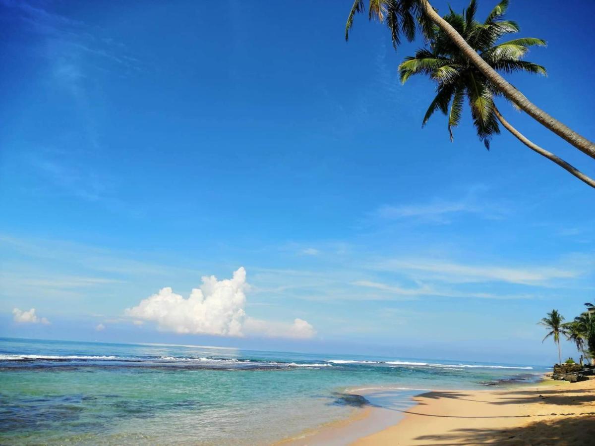Akurala Beach Park ヒッカドゥワ エクステリア 写真